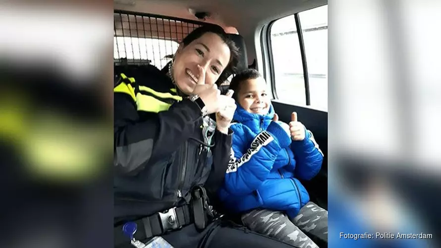 Jonge judoka haalt gele band dankzij lift van politie