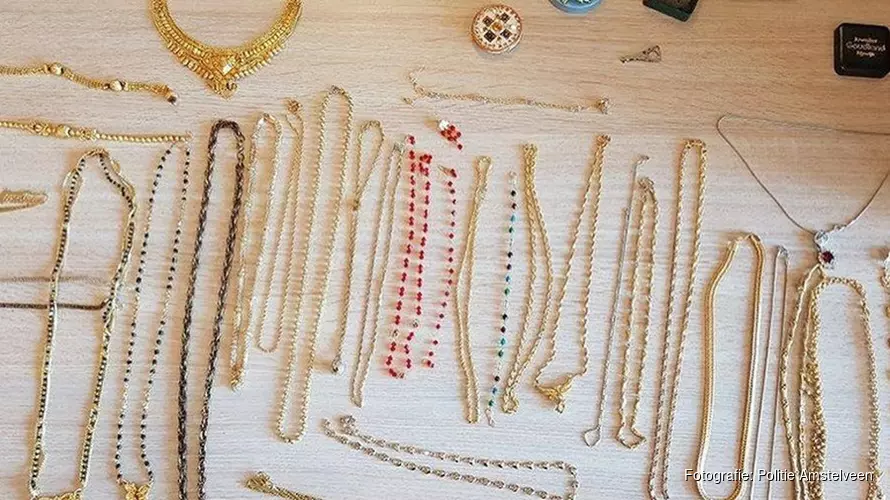 Grote partij sieraden gevonden in Amsterdam: politie zoekt eigenaren