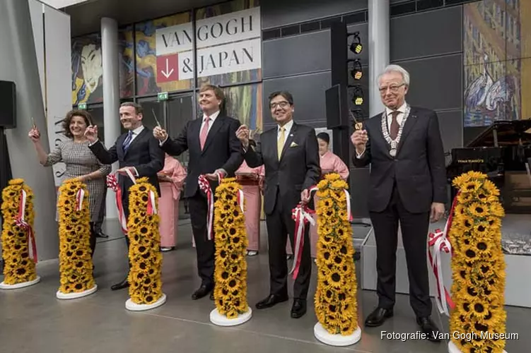 Koning Willem-Alexander opent tentoonstelling Van Gogh & Japan