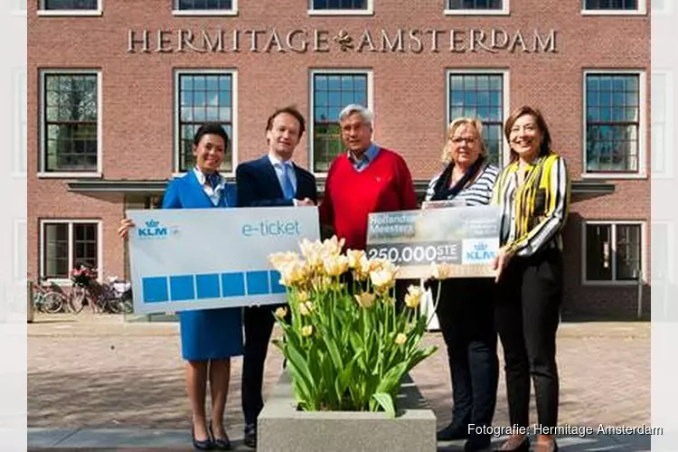 250.000ste bezoeker Hollandse Meesters verrast met vliegtickets Amsterdam – St.-Petersburg