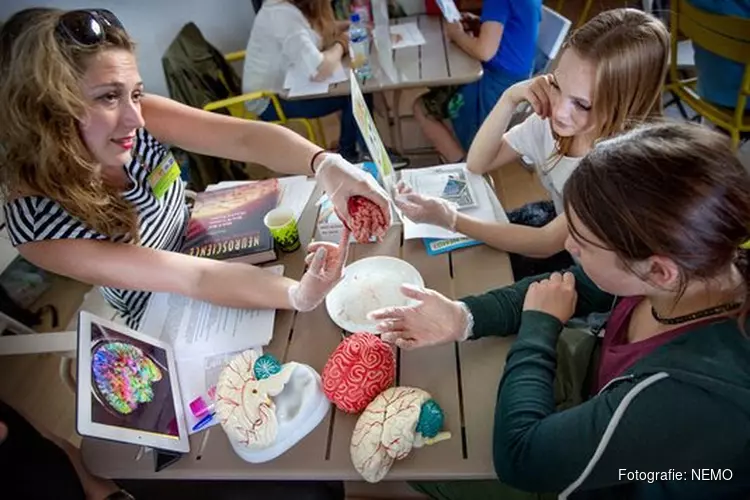 Wetenschappers beantwoorden leuke en bijzondere kindervragen in NEMO