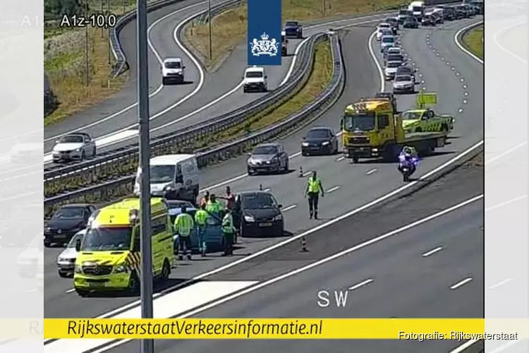 Groot ongeluk op A1 bij knooppunt Diemen