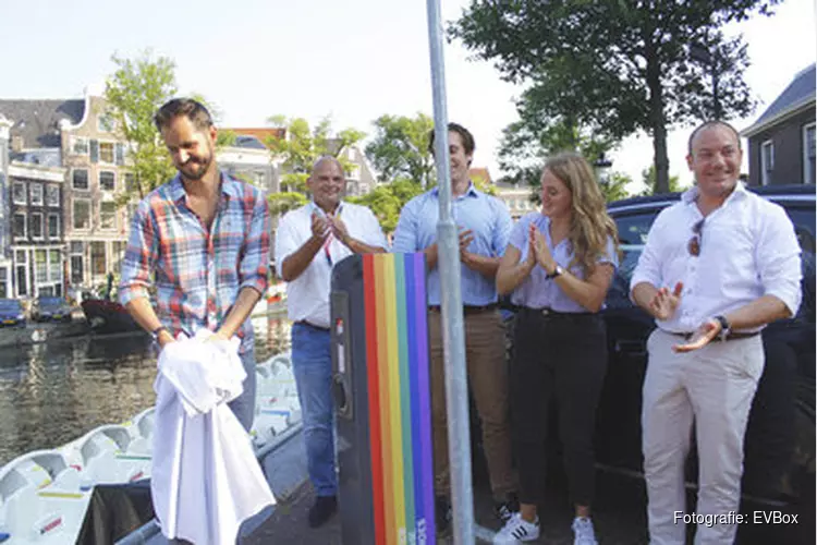 Opladen van je elektrische auto voor het goede doel tijdens Amsterdam Pride