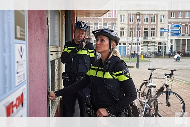 Omstanders leiden naar de aanhouding van verdachten