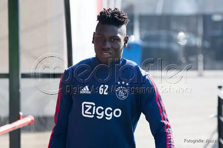 Ajax contracteert Lassina Traoré