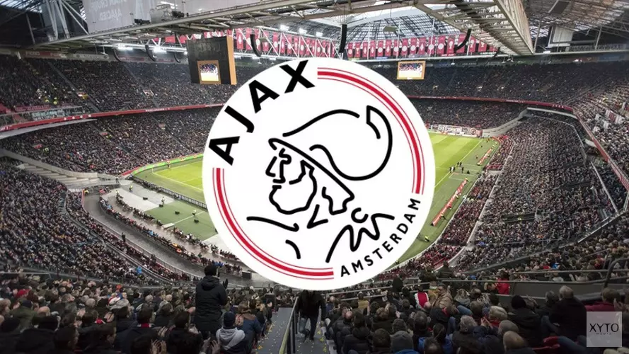 Ajax laat koppositie liggen in spektakelstuk tegen Heerenveen