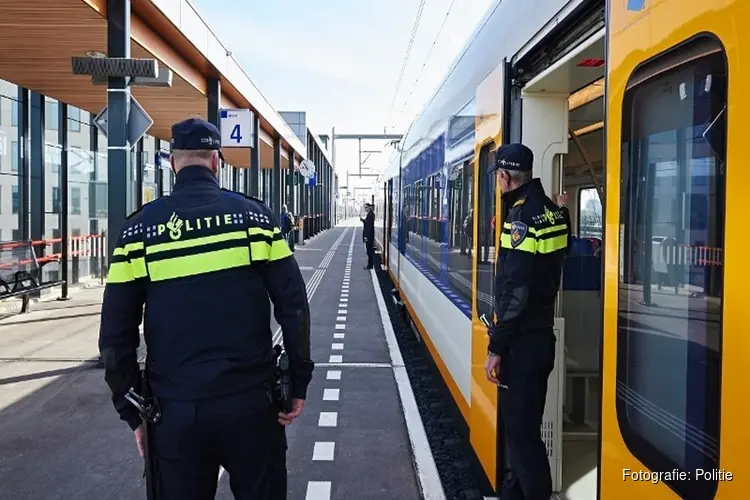 Getuigenoproep straatroof metrostation Diemen-Zuid