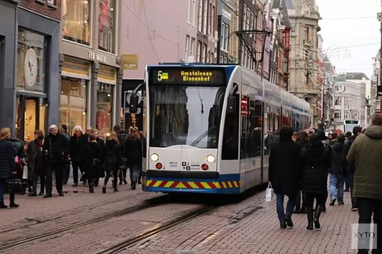 Staking in openbaar vervoer Amsterdam; geen trams, bussen en metro&#39;s