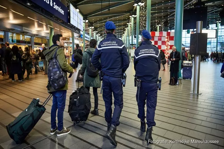 Verhoogde waakzaamheid op Schiphol na schietpartij in Utrecht