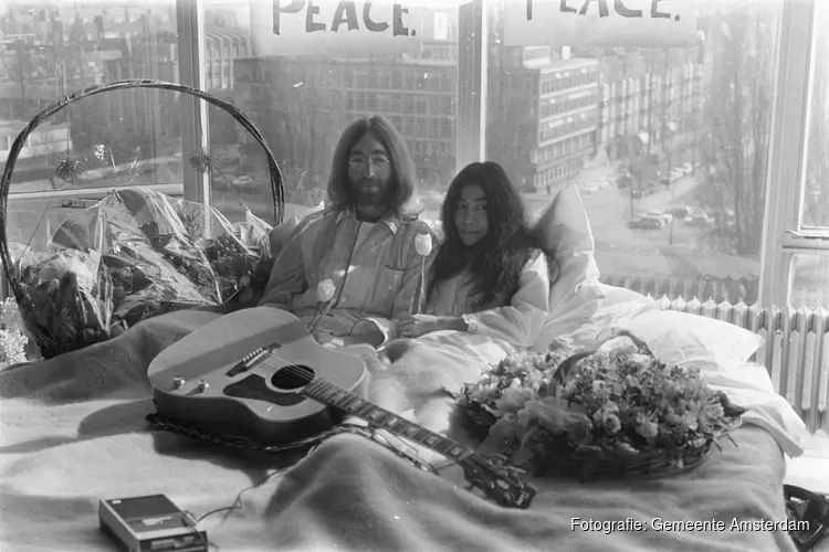 In bed met John Lennon