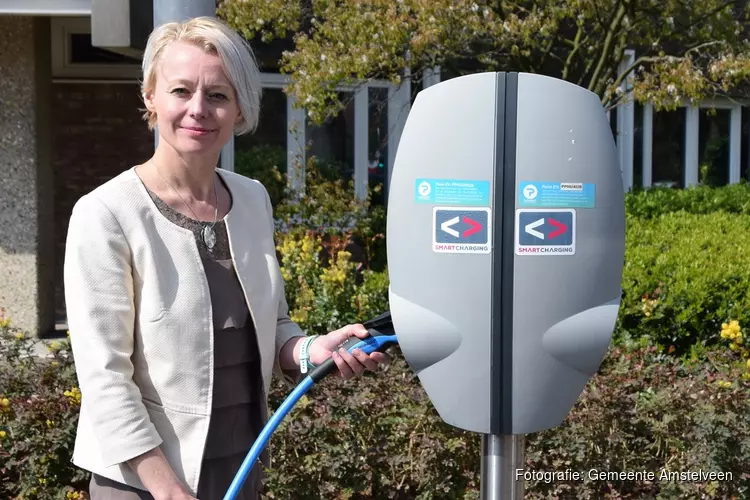 Plaatsen van elektrische laadpaal kan straks veel sneller