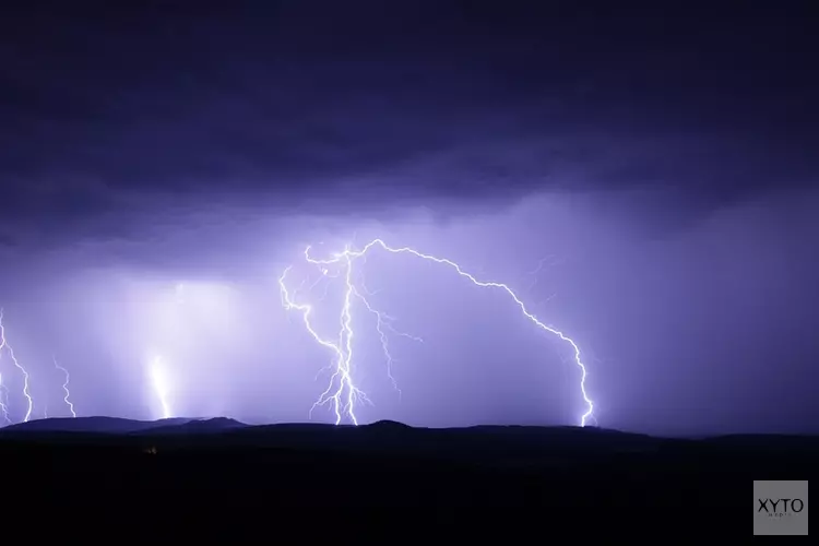 Zomer op zijn Hollands: vanavond code geel om onweer, windstoten en hagel