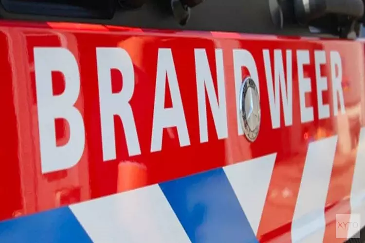 Blikseminslag veroorzaakt brand op dak van woning Amsterdam