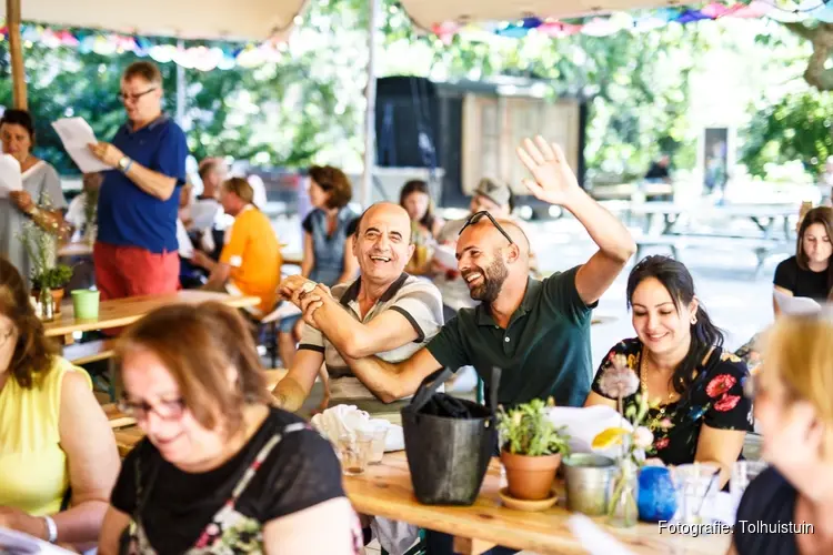 Leer al zingend Nederlands in de tuin van de Tolhuistuin