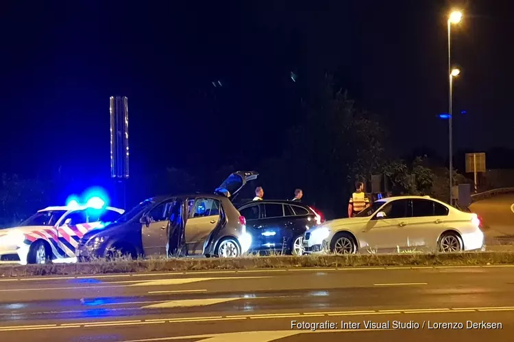 Wilde achtervolging vanuit Duitsland eindigt in Duivendrecht: politie schiet banden lek