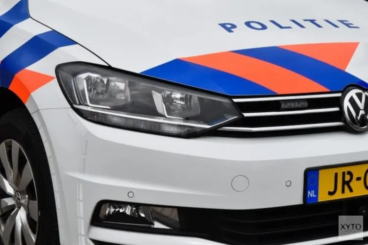 Kinderwagen aangereden, baby gewond, bestuurder rijdt door