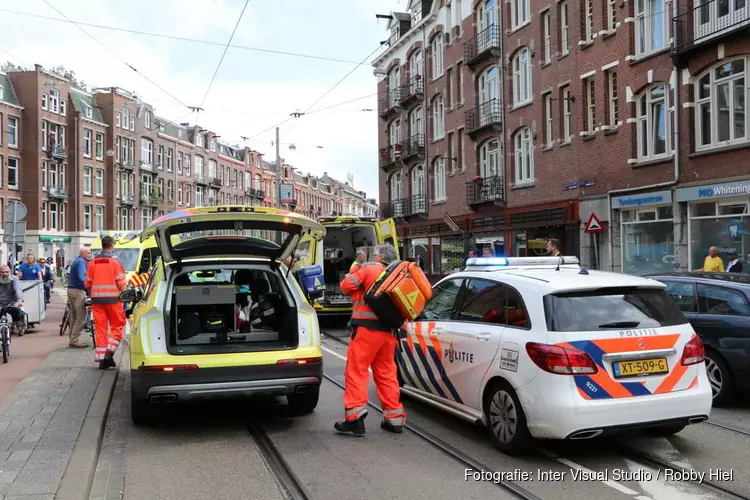 Fietser zwaargewond na aanrijding in Amsterdam