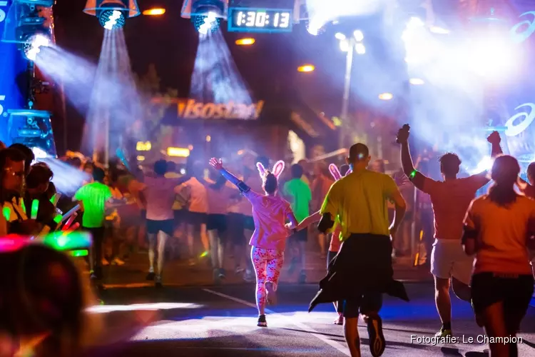 Beleef een onvergetelijke hardloopavond tijdens de Damloop by night