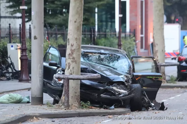 Twee zwaargewonden bij zeer ernstig ongeluk Amsterdam