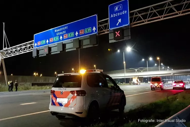 A2 weer open na &#39;ongeorganiseerde chaos&#39; door ongeluk na politie-achtervolging