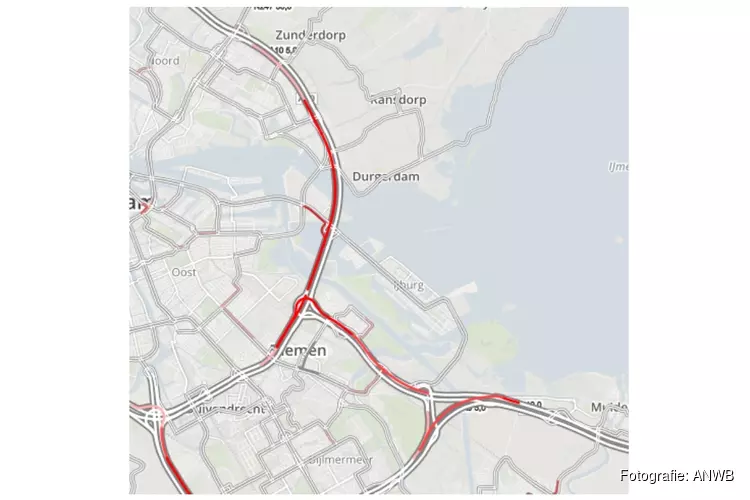 Chaos ring Amsterdam: uur vertraging door ongeluk oostkant A10