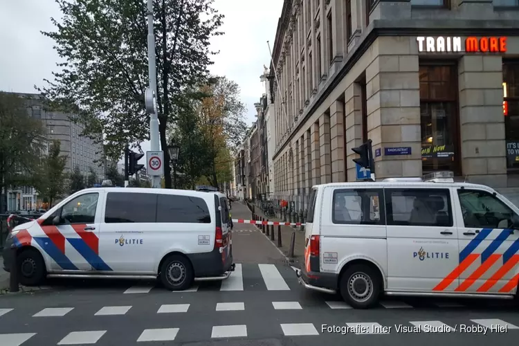 Mogelijke plofkraak in centrum van Amsterdam: straat afgezet