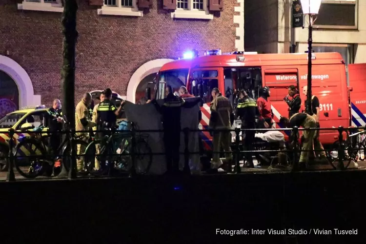 Persoon te water geraakt in Amsterdam, brandweer moest reanimeren