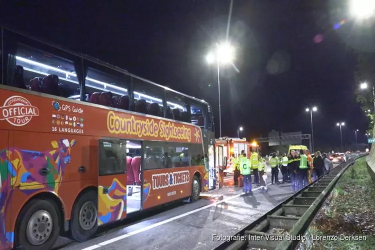 Zwaargewonde bij ernstige aanrijding op A10 Noord bij Amsterdam