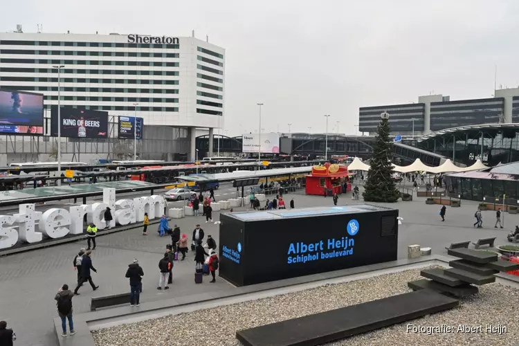 Schiphol-bezoekers kunnen nu inkopen doen bij kassaloze Albert Heijn