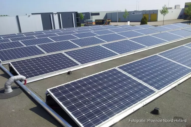 Provincie helpt bedrijven met zonnepanelen