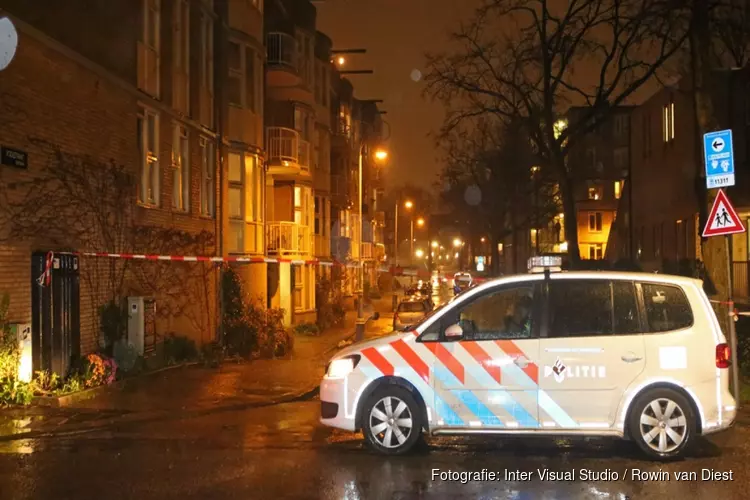 Politie lost waarschuwingsschot bij arrestaties in Amsterdam