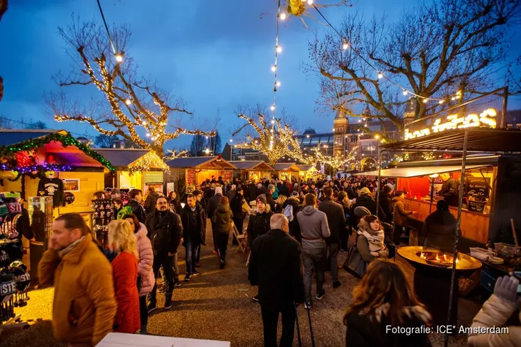 Kerstmarkt museumplein opent groen