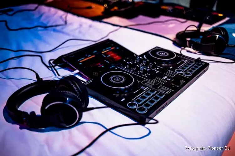 Pioneer DJ en The Student Hotel lanceren nieuwe &#39;DJ Room Service&#39; in Amsterdam