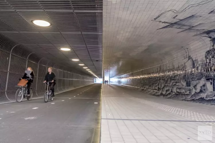 Afsluiting fietstunnel onder Amsterdam Centraal