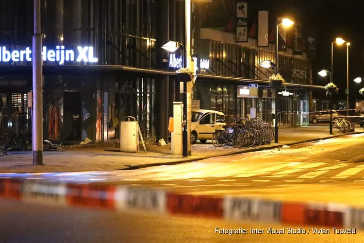 Veel schade bij poging plofkraak Osdorpplein, gestolen auto blijft achter