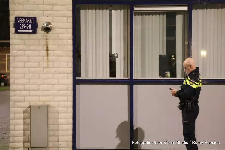 Pand gemeentelijke handhaving Amsterdam beschoten
