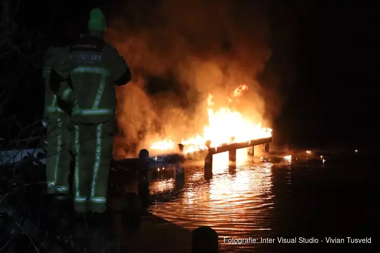 Steiger in brand gestoken Amsterdamse Bos