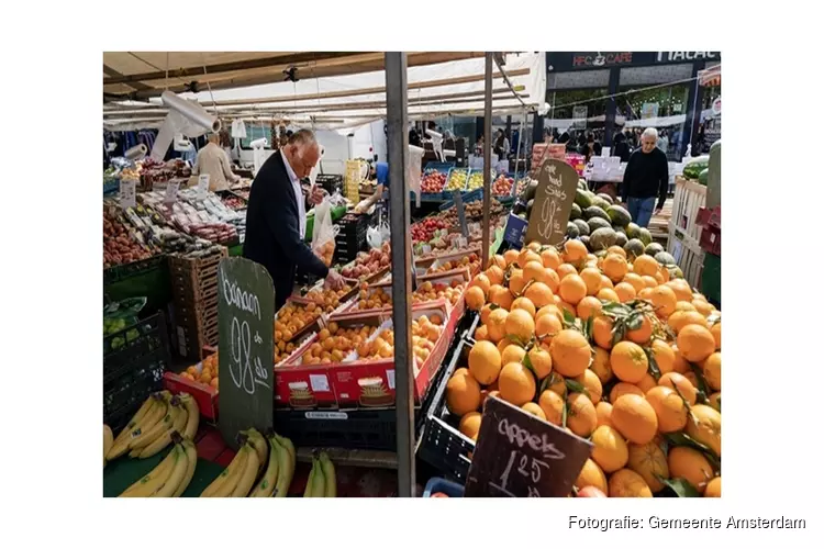 Amsterdam sluit markt vanwege drukte