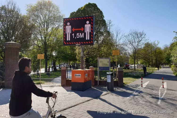 Zonaanbidders weggestuurd in Amsterdamse parken, maatregelen in Vondelpark