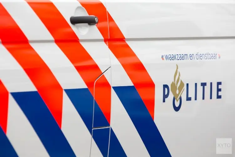 Twee mannen aangehouden voor vernielen van deur politiebureau