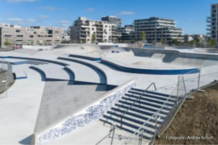 Amsterdam opent grootste skatepark van Nederland op Zeeburgereiland