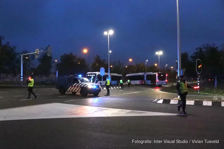 Toegangswegen naar Schiphol geblokkeerd voor boerenprotest