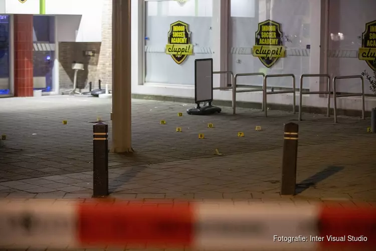 Kogelregen op sportgebouw Johan Huizingalaan