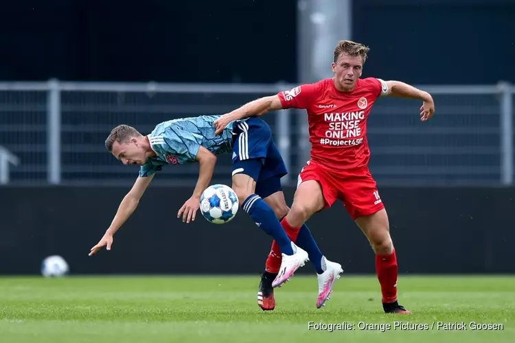 Almere City FC in oefenduel langs Jong Ajax