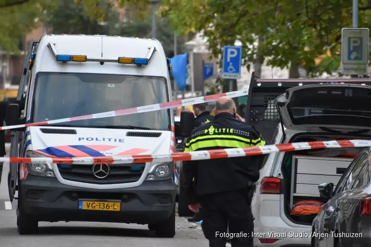 Gewonde bij steekincident in Bos en Lommer