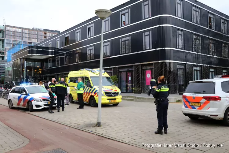 Jongen (14) gewond na steekincident Pieter Calandlaan