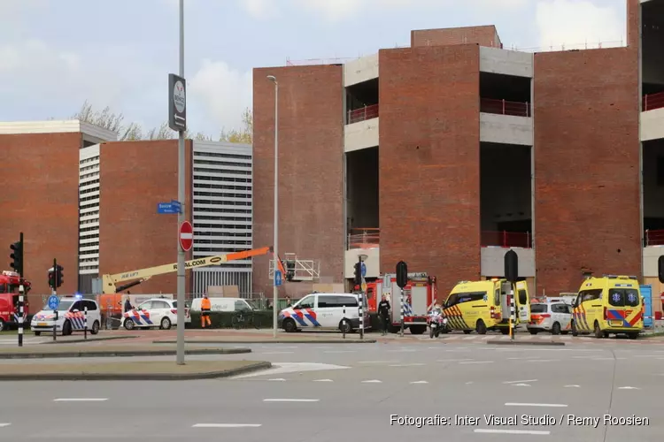 Persoon gewond bij ongeval op bouwplaats in Amsterdam