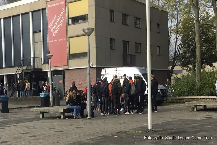 Staan scholieren boven de &#39;wet&#39;?