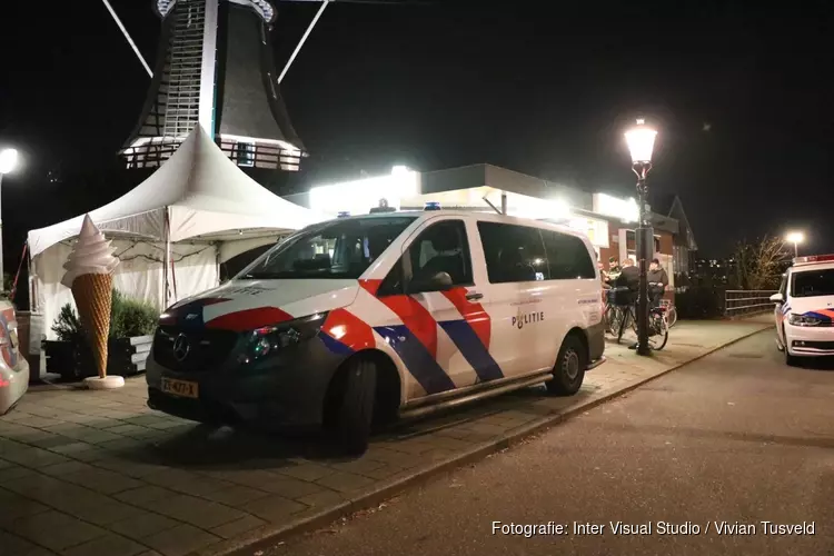 Overval snackbar in Sloten. Politie zoekt twee verdachten