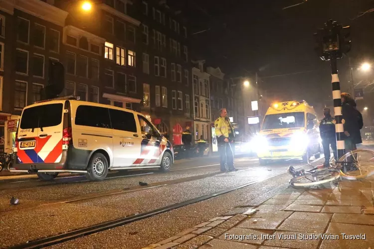 Aanrijding met politievoertuig, getuigen gezocht